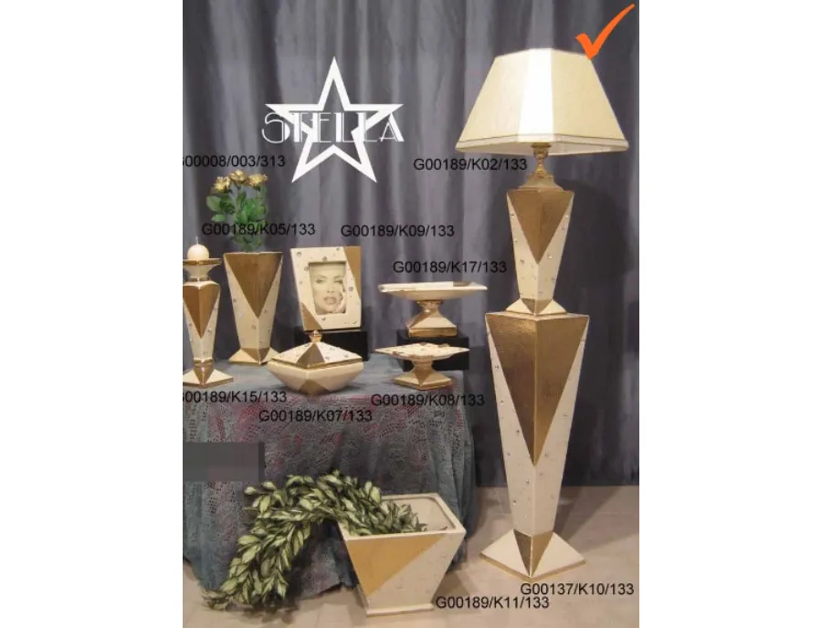obrazek 1 Szykowna ceramiczna lampa zdobiona ćwiekami