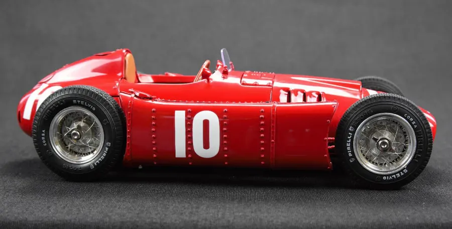 obrazek 2 Samochód Lancia D50, 1955 GP Pau #10 Eugenio Castellotti