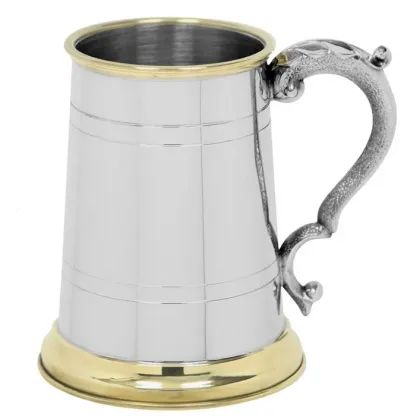 Picture A traditional beer mug as a stylish gift for another person