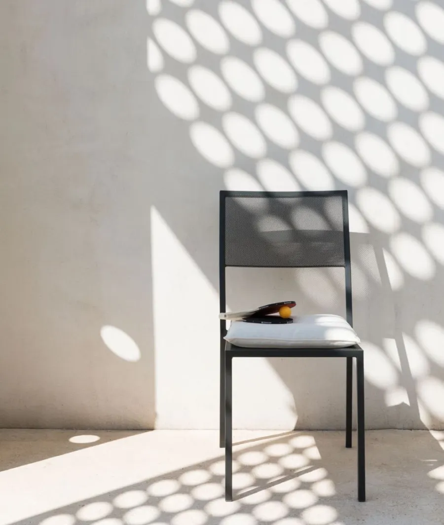 obrazek 3 Stylowe minimalistyczne krzesło Conrad do ogrodu