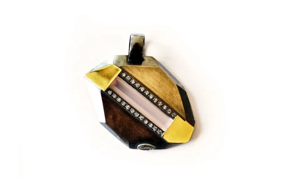 picture 1 Phenomenal pendant made of silver and gold