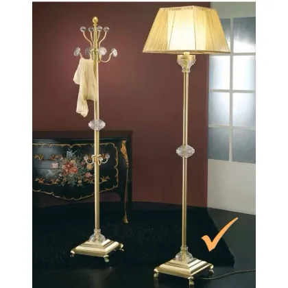 Zdjęcie Piękna stojąca lampa