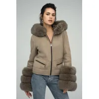 Picture A sophisticated women's sheepskin and arctic fox jacket with a refined look