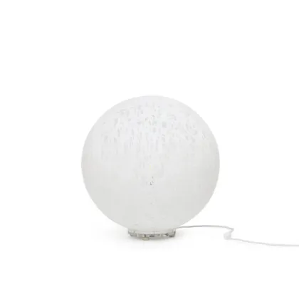 Zdjęcie Zewnętrzna lampa podłogowa o kształcie kuli