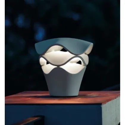 Zdjęcie Designerska lampa ogrodowa