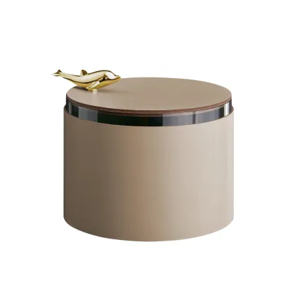 Zdjęcie Skórzane pudełko Ø15xH10 cm w kolorze cappuccino ozdobione delfinem