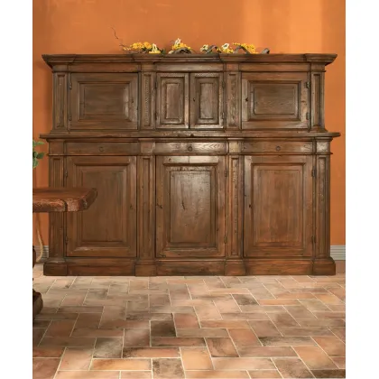 Zdjęcie Gustowny włoski kredens z drewna w stylu prowansalskim