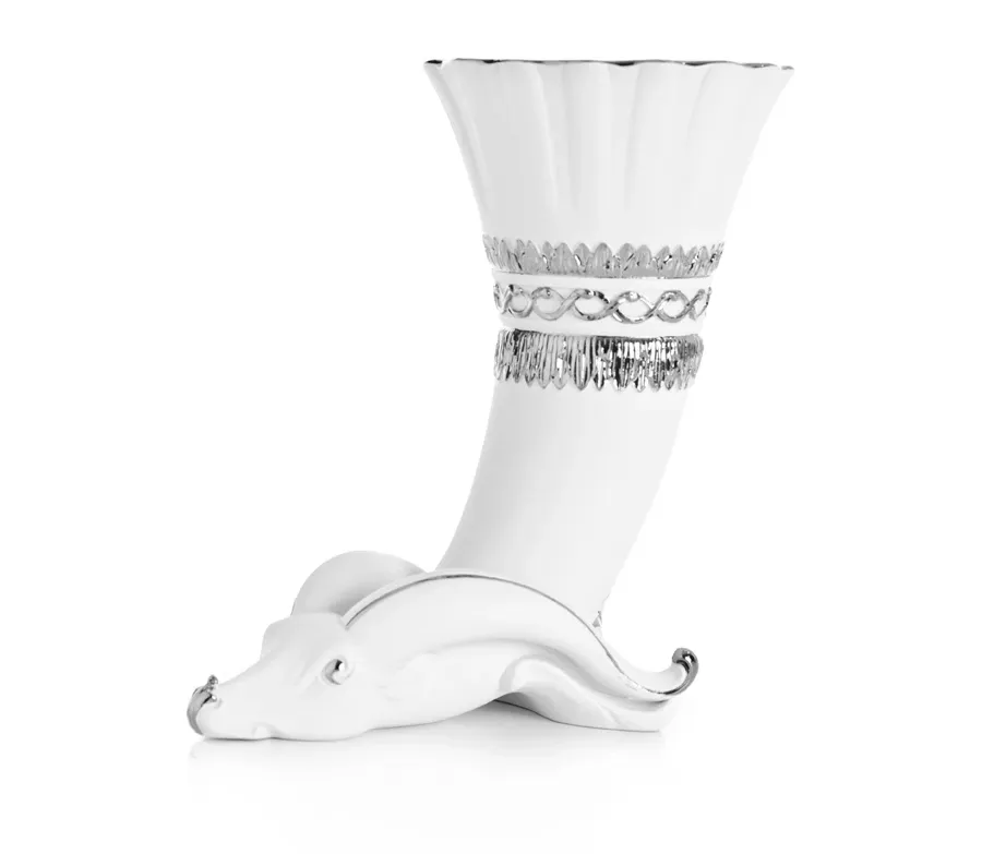 obrazek 1 Porcelanowy wazon z podstawą w kształcie głowy antylopy i srebrzystymi zdobieniami