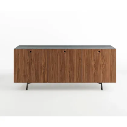 Zdjęcie Gustowna komoda na nóżkach do salonu lub sypialni