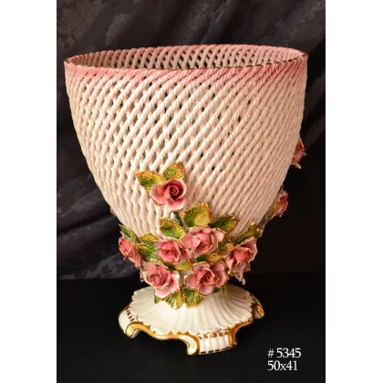 Picture Luxurious ceramic vase with floral decorations