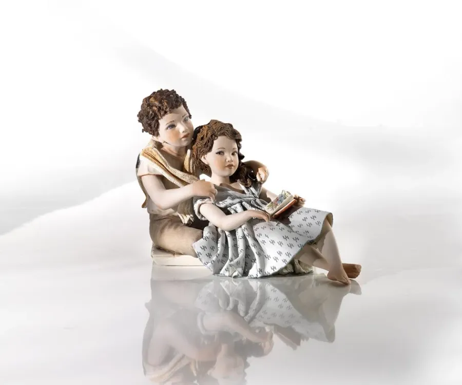 obrazek 1 Figurka ślicznej pary z porcelany - Sibania