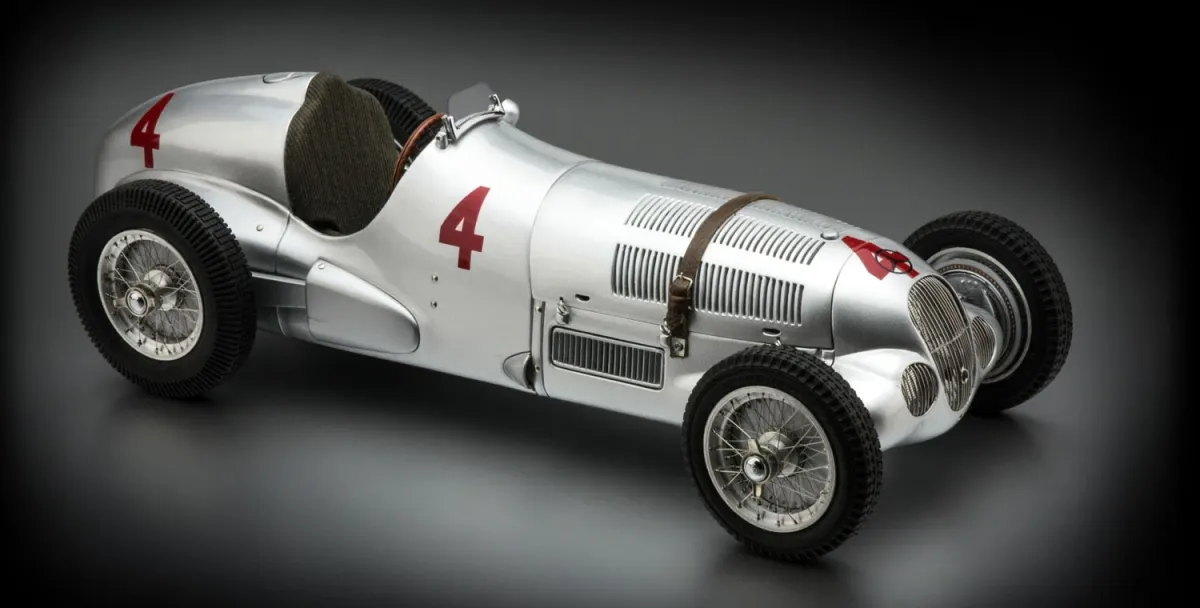 Mercedes-Benz W125, GP Donington, #1 Caracciola, 1937 & Mercedes-Benz W154 GP Nürburgring, #16 Richard Seaman (winner), 1938