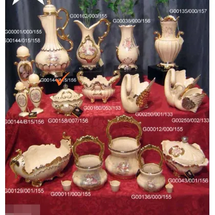 Picture Luxurious box decorated with platinum and gold