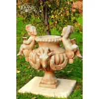 Picture Beautiful Becco vase