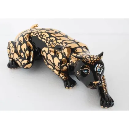 Picture A brilliant ceramic puma