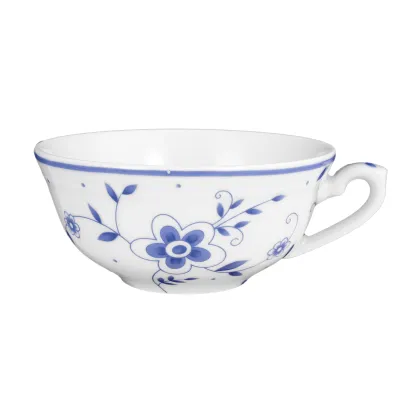 Zdjęcie Stylowa porcelanowa filiżanka do herbaty zdobiona ozdobnym kwiatowym motywem – Tettau