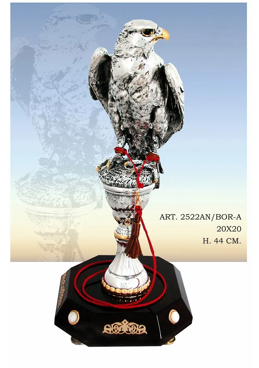 obrazek 1 Wyjątkowa figura dumnego orła