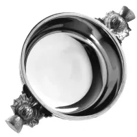 Picture A tasteful bowl with the option of personalization as a gift for another person