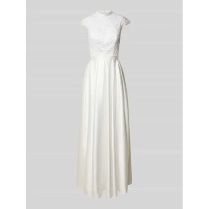 Zdjęcie Suknia ślubna z kwiatowymi haftami