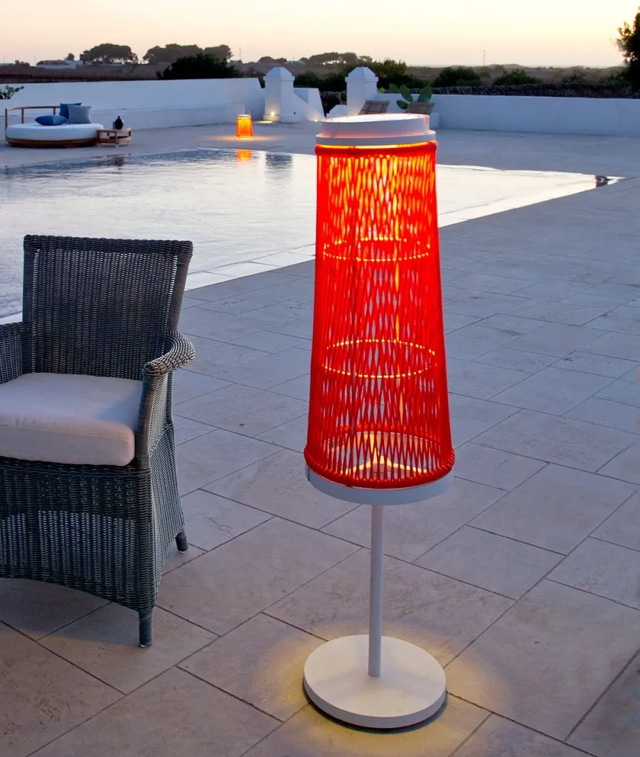 obrazek 2 Wyjątkowa lampa solarna z białego aluminium w kolorze łososiowym do ogrodu