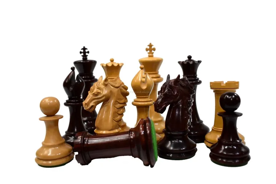 obrazek 1 Oszałamiający zestaw drewnianych szachów - The Chess Empire