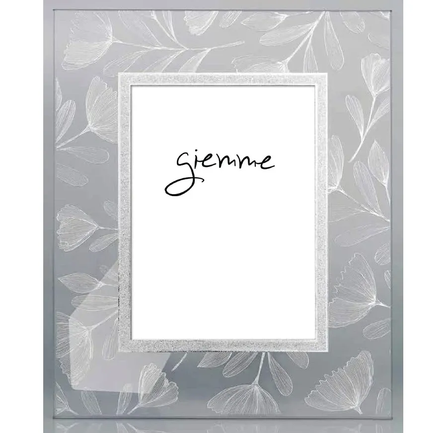 obrazek 1 Piękna srebrna ramka na zdjęcia 6х9 cm zdobiona motywem kwiatów