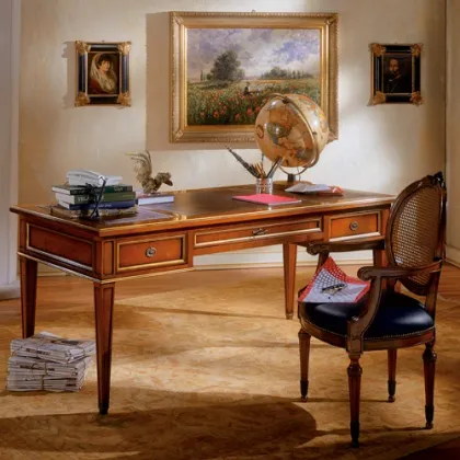 Zdjęcie Biurko z trzema szufladami i skórzanym blatem