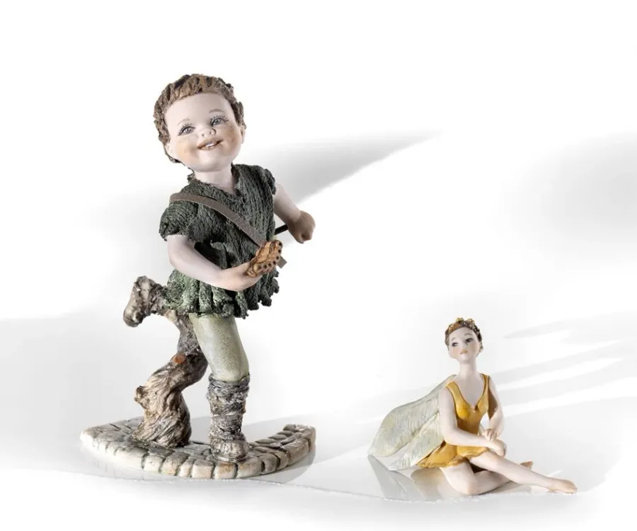 obrazek 2 Figurka Piotruś Pan wykonana z porcelany - Sibania