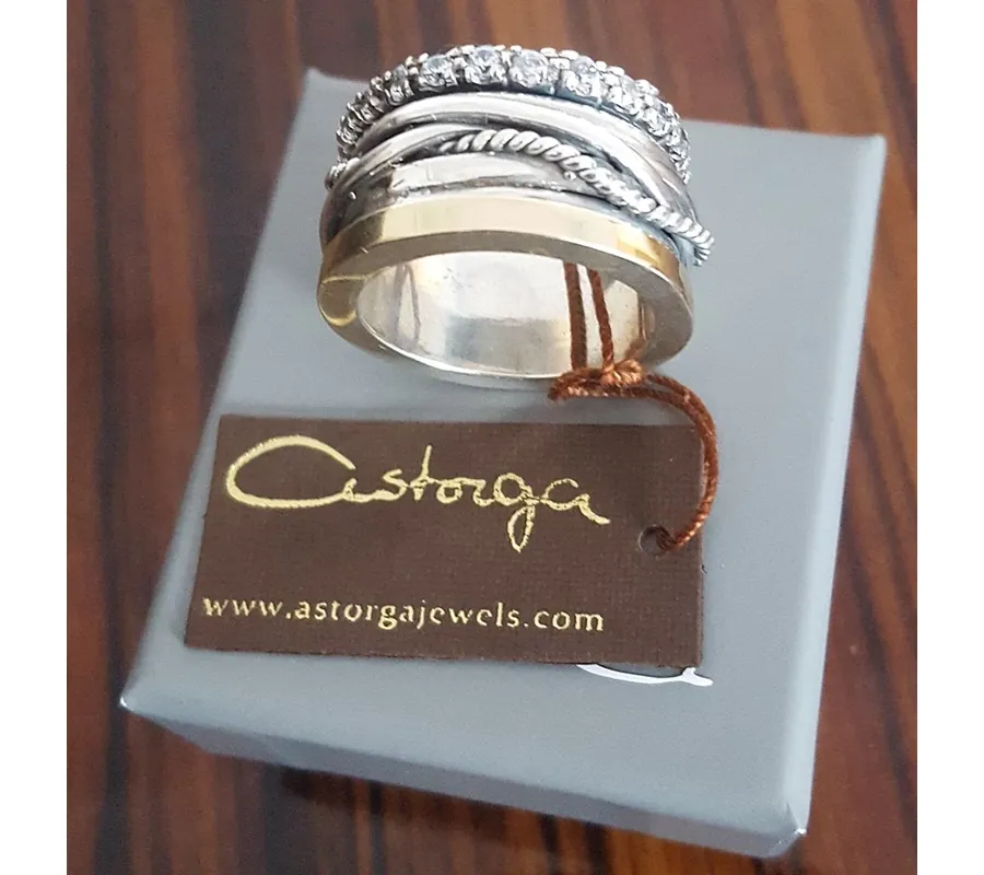 picture 4 Unique wedding ring made of gold and silver