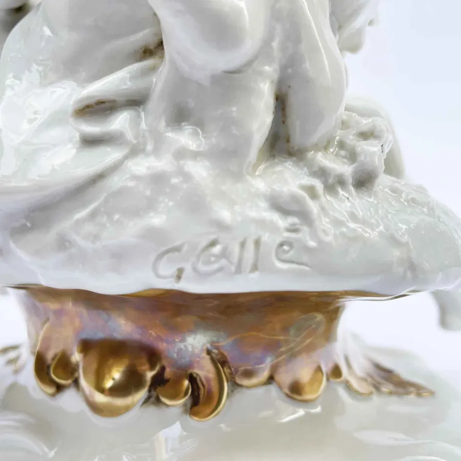 obrazek 5 Porcelanowa figura zakochanej pary z XX wieku