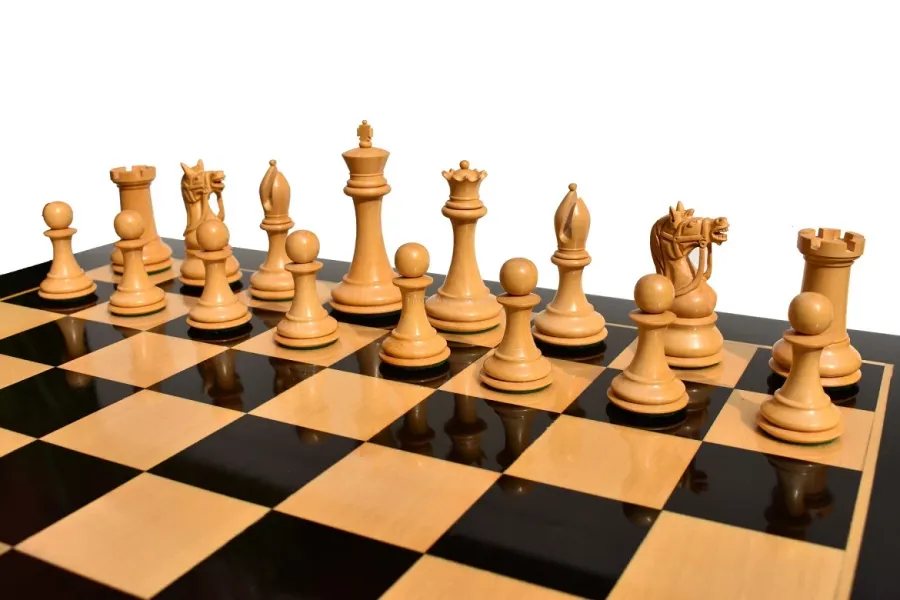 obrazek 7 Oszałamiająco rzeźbiony zestaw szachowy - The Chess Empire
