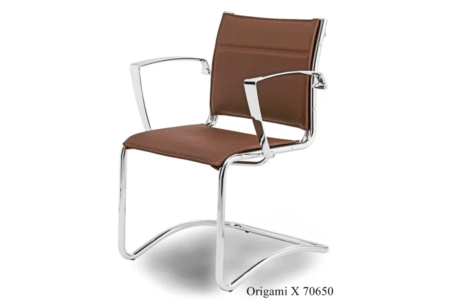 picture 6 Modern leather armchair on wheels