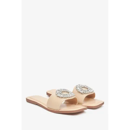 Zdjęcie Estro: Beżowe klapki damskie ze skóry z okrągłą aplikacją