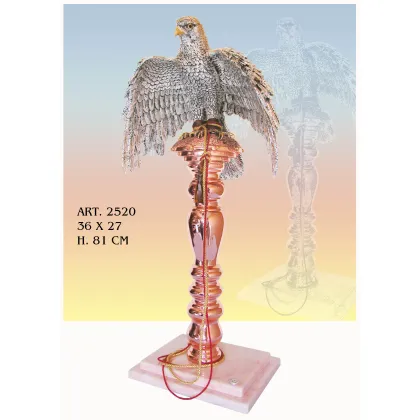 Zdjęcie Niepowtarzalna figura orła z włoch