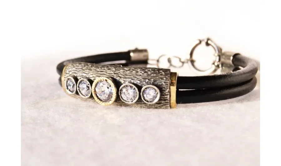 picture 3 Original leather bracelet, decorated with gold, silver and zirconia crystals