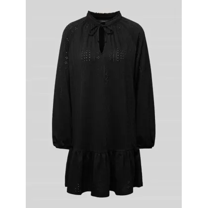 Zdjęcie Sukienka o długości do kolan z cekinowym obszyciem model ‘BILLI’