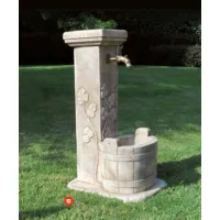 Zdjęcie Włoska fontanna ogrodowa Luna z grysu marmuru kararyjskiego