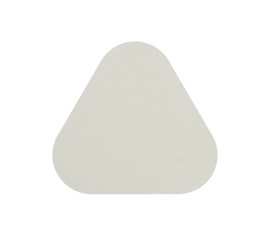 obrazek 2 Trójkątna skórzana podkładka pod kieliszek w kolorze białym i kremowym