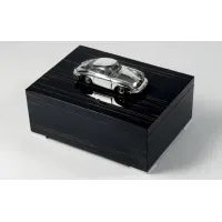 Zdjęcie Oryginalne męskie pudełko ze srebrzonym samochodem