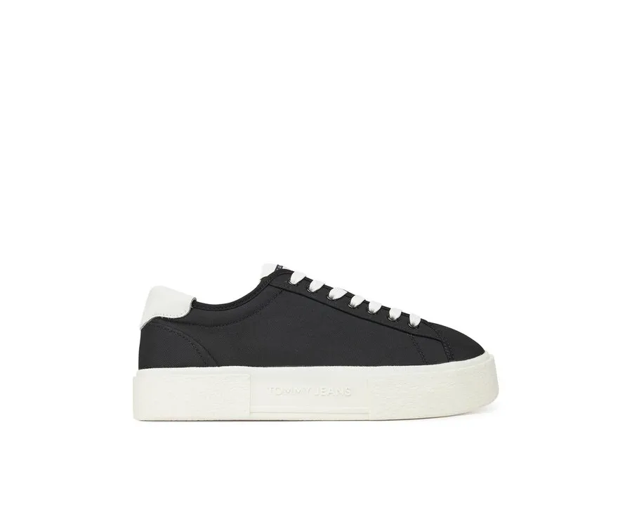 obrazek 1 Tommy Jeans Sneakersy Tjw Flatform Canvas Sneaker EN0EN02792 Czarny