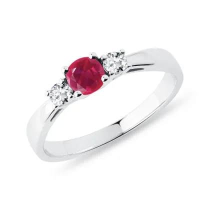 Zdjęcie Pierścionek zaręczynowy z białego złota z rubinem i białymi brylantami KLENOTA