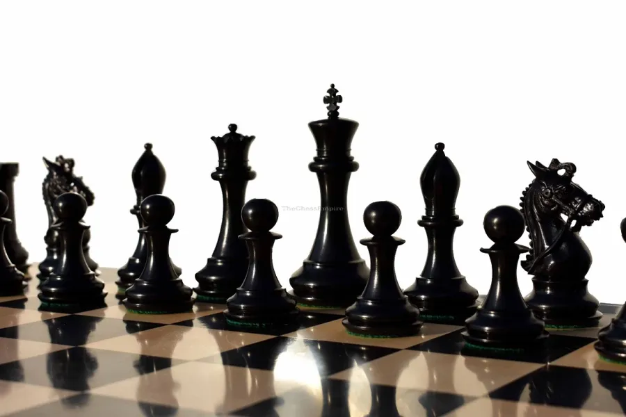 obrazek 9 Nowoczesne figury szachowe z luksusową planszą serii Sultan - The Chess Empire