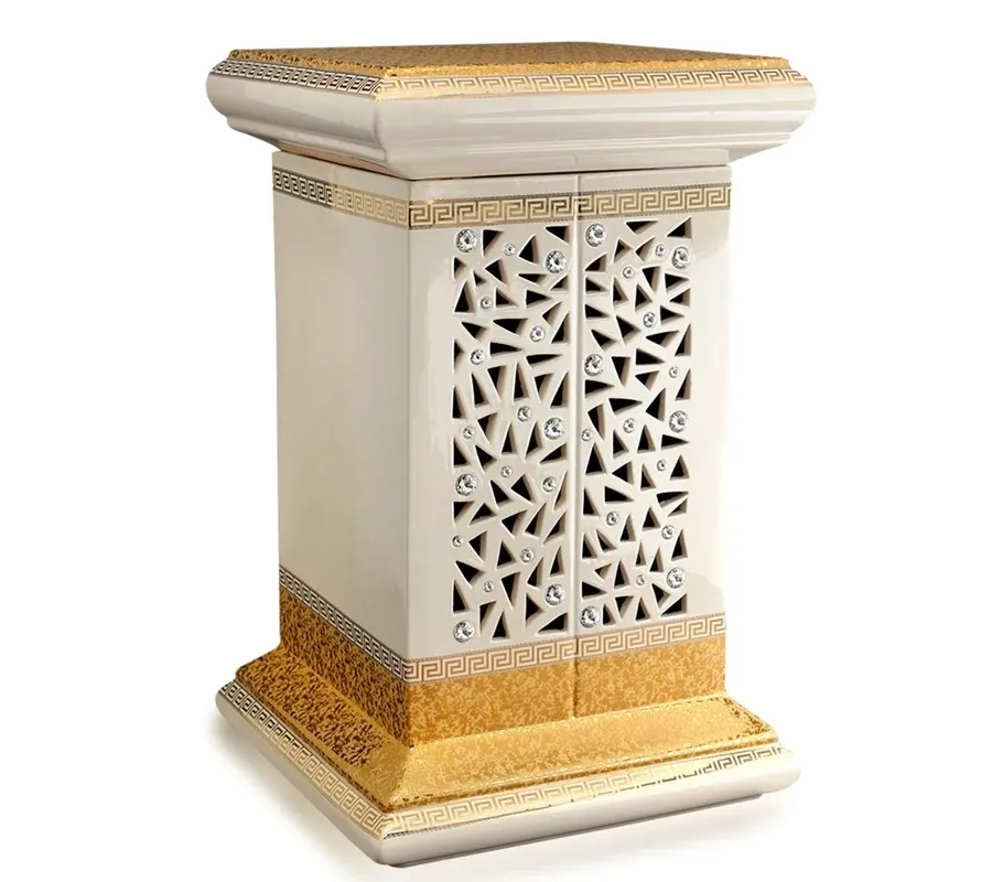 picture 3 Golden column decorated with crystals