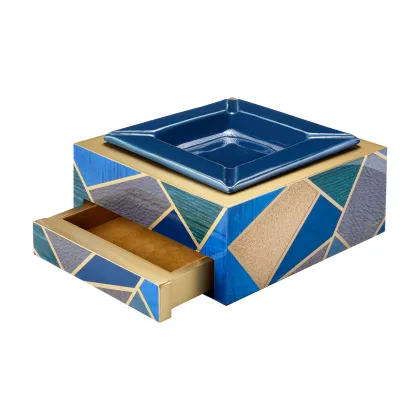 Picture Exclusive ashtray made of wood and ceramics