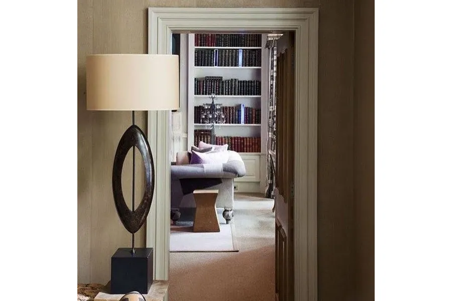 obrazek 5 Unikatowa lampa do salonu imitująca rzeźbę - Luxury Products