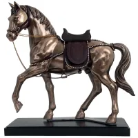 Picture Beautiful decoration in the form of a horse statuette with the option of engraving