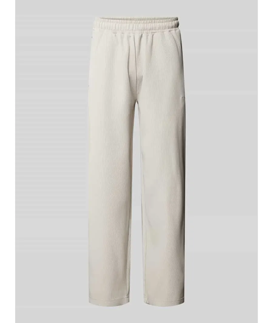 obrazek 1 Spodnie dresowe z wyhaftowanym logo model ‘TROY’