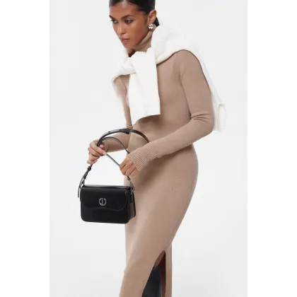 Zdjęcie Estro: Mała skórzana torebka damska w kolorze czarnym
