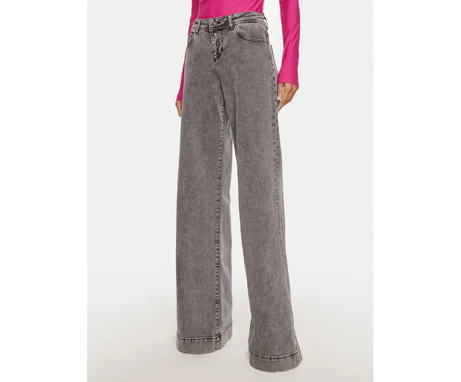 obrazek 1 Versace Jeans Couture Jeansy 77HAB506 CDW27 Szary Wide Leg