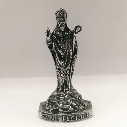 Zdjęcie Niepowtarzalna mała figurka św. Patryka z pewteru